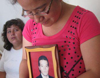 Joven muere en polideportivo