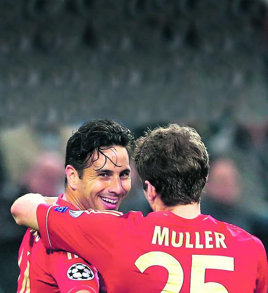 Claudio Pizarro consiguió su título 16 con el Bayern Munich
