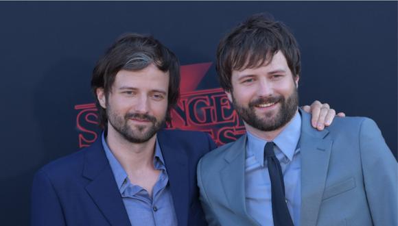 Los hermanos Matt y Ross Duffer, creadores de “Stranger Things”,  son nuevamente demandados. (Foto: AFP/CHRIS DELMAS)
