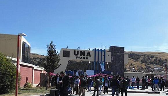 Universitarios toman local de la UNA en protesta contra nueva ley laboral