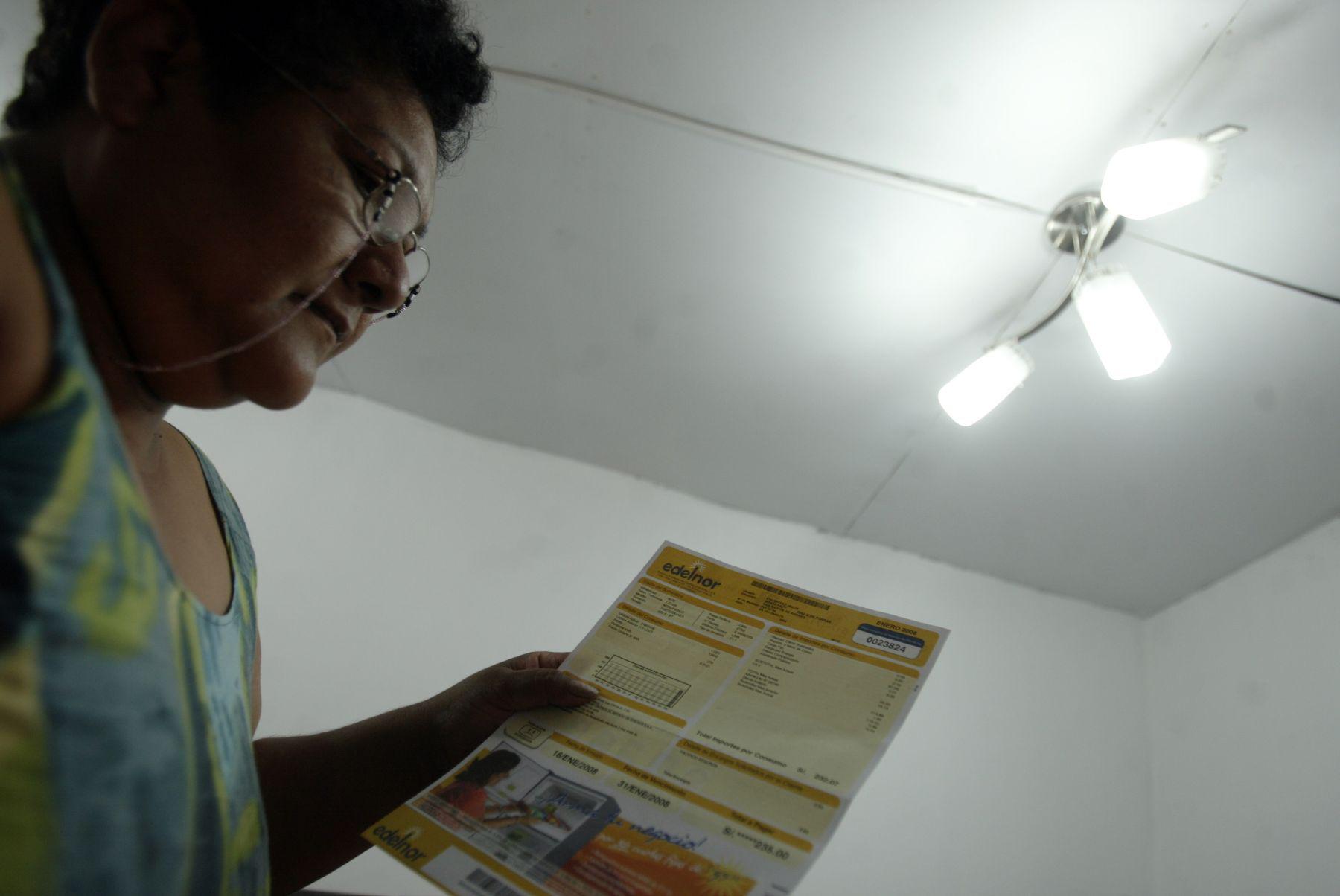 La reducción de las tarifas de distribución eléctrica se debe a la disminución en los precios de los insumos requeridos para la prestación del servicio eléctrico. (Foto: Andina)