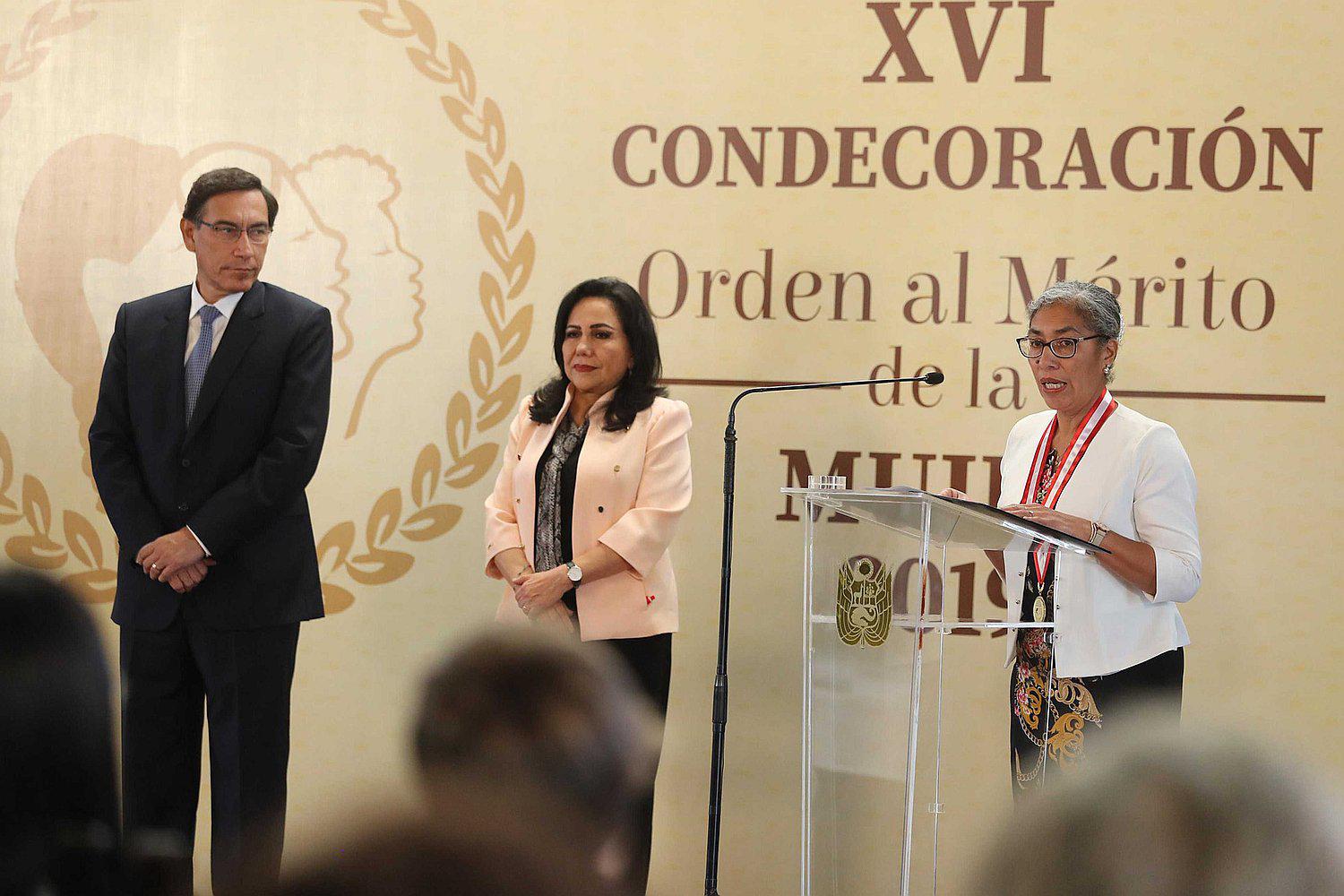 Alejandrina Córdova Casalino es condecorada con la “Orden al Mérito de la Mujer 2019”