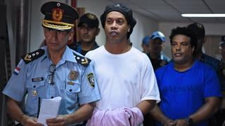 Ronaldinho Gaúcho dejará la cárcel tras pagar fianza millonaria (VIDEO)
