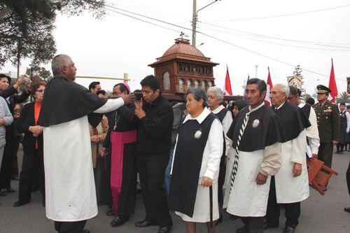 "San Martincito" continúa visita por hospitales tacneños