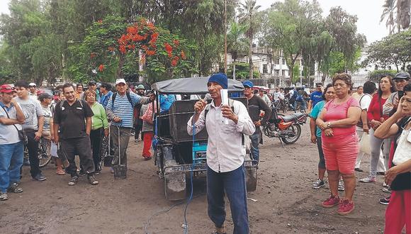 Trabajadores de Tumán paralizan sus labores y realizan protesta