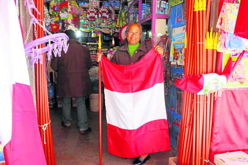 Banderas de todos los precios para Fiestas Patrias  
