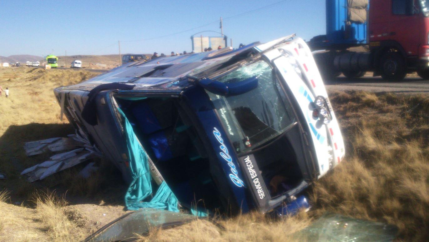 Ilave: 25 viajeros se salvaron de morir en accidente de Julsa 