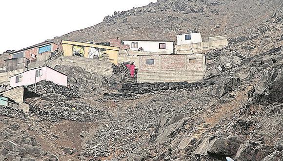 El Agustino: 80 viviendas en situación de peligro en cerro | PERU | CORREO