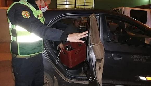 Yarowilca: Policías capturan a chofer ebrio con cajas de cerveza en su auto. 
