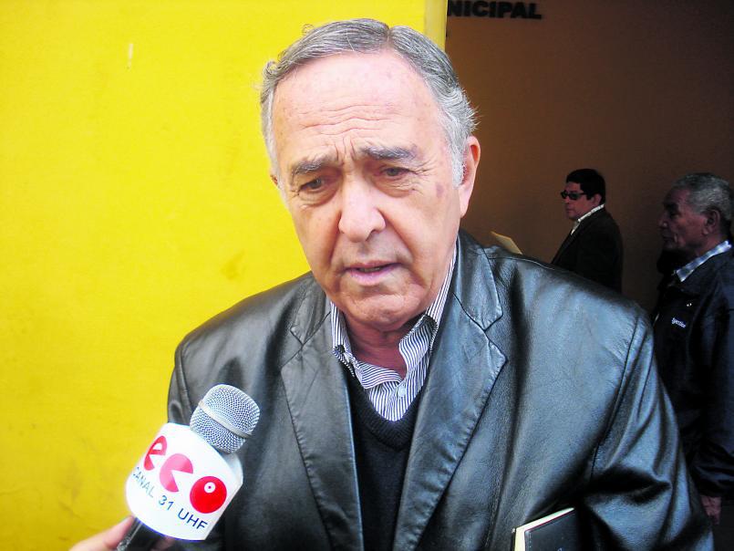 Oliva señala que Cillóniz no cubre las expectativas de Ica