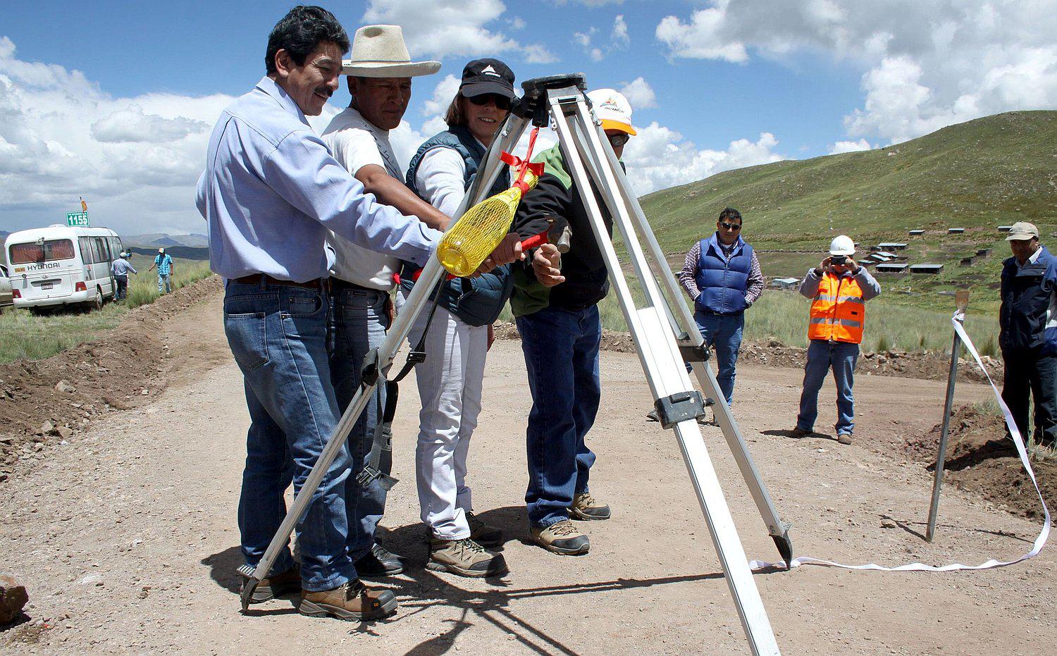 Entregan obra de apertura de trocha carrozable en Tintaya Marquiri - Espinar