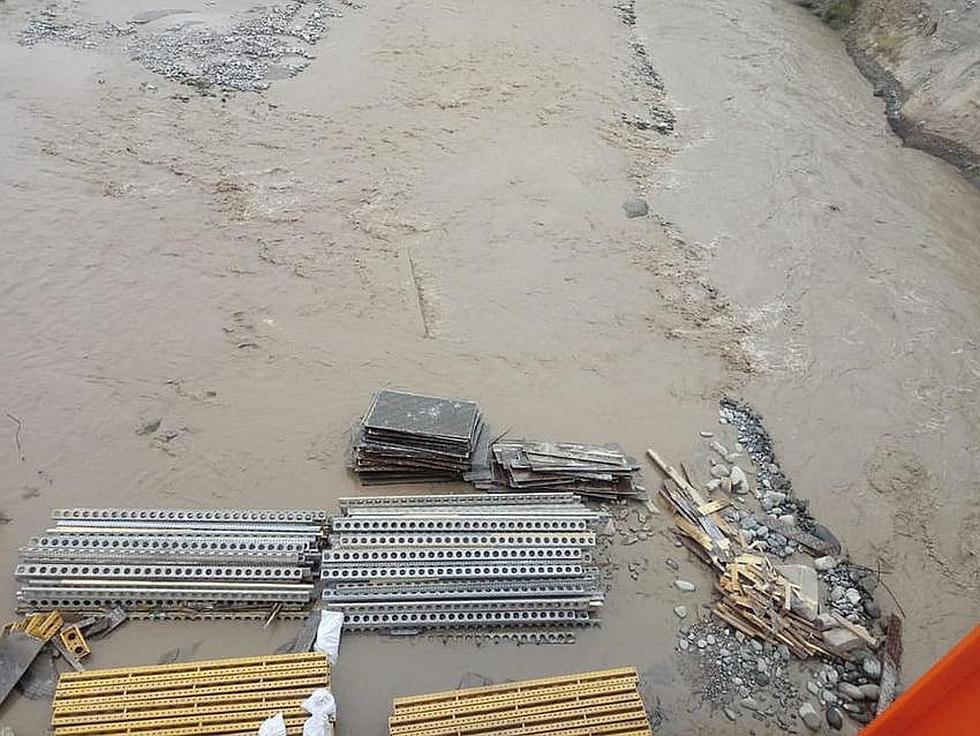 Puente del anexo El Toro en Cocachacra también fue afectado por crecida del río Tambo(FOTOS)