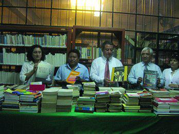 Donan 720 libros a Biblioteca Municipal