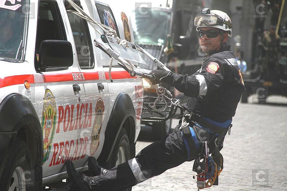 Ceremonia por los XXX aniversario de la Policía Nacional en Arequipa (FOTOS)