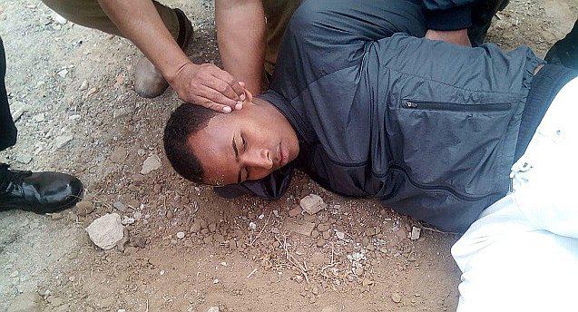 Venezolano que dice ser barbero cae tras robar un celular a madre de familia 