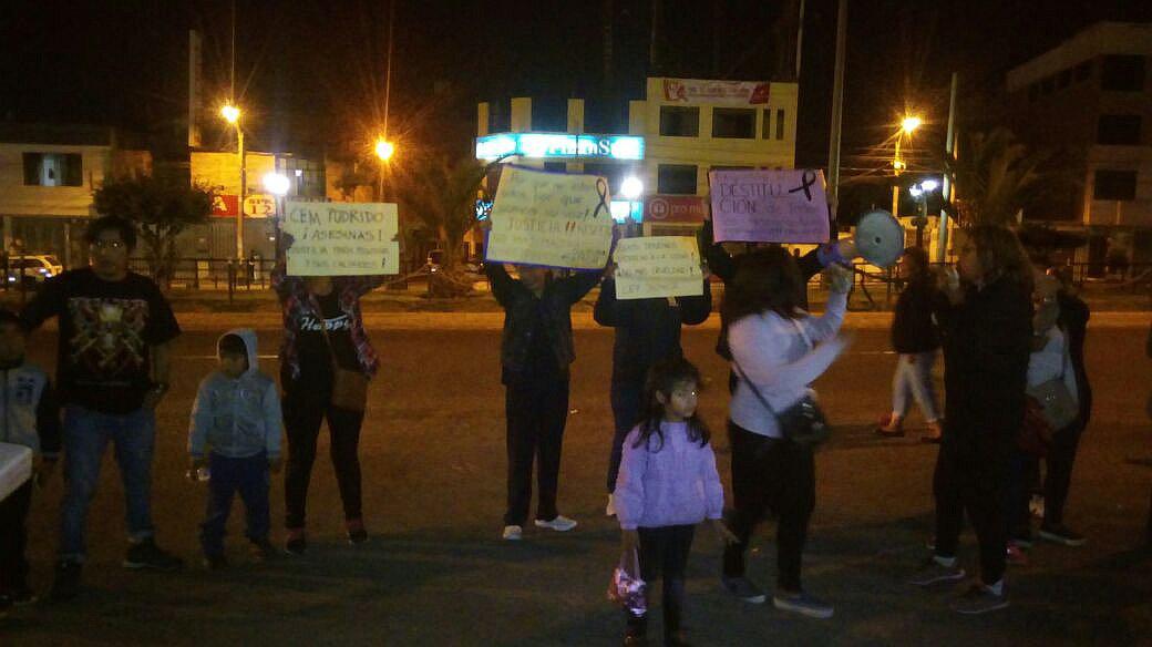 Pobladores buscan justicia para doce canes asesinados