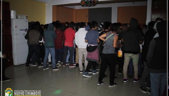  Nuevo Chimbote: Más de 100 menores bebían licor en “fiesta pulpín”
