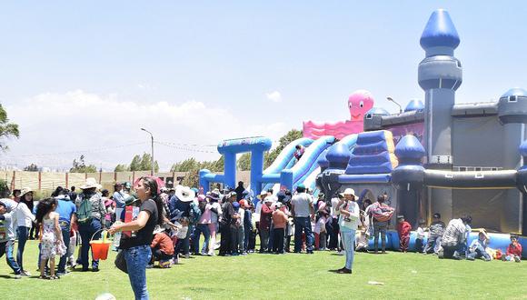 Tres municipios obsequiaron juguetes a niños de Arequipa