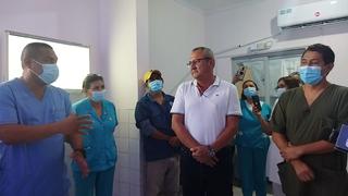Gobernador regional de Tumbes, Segismundo Cruces, inspecciona ambientes del Hospital José Alfredo Mendoza Olavarría