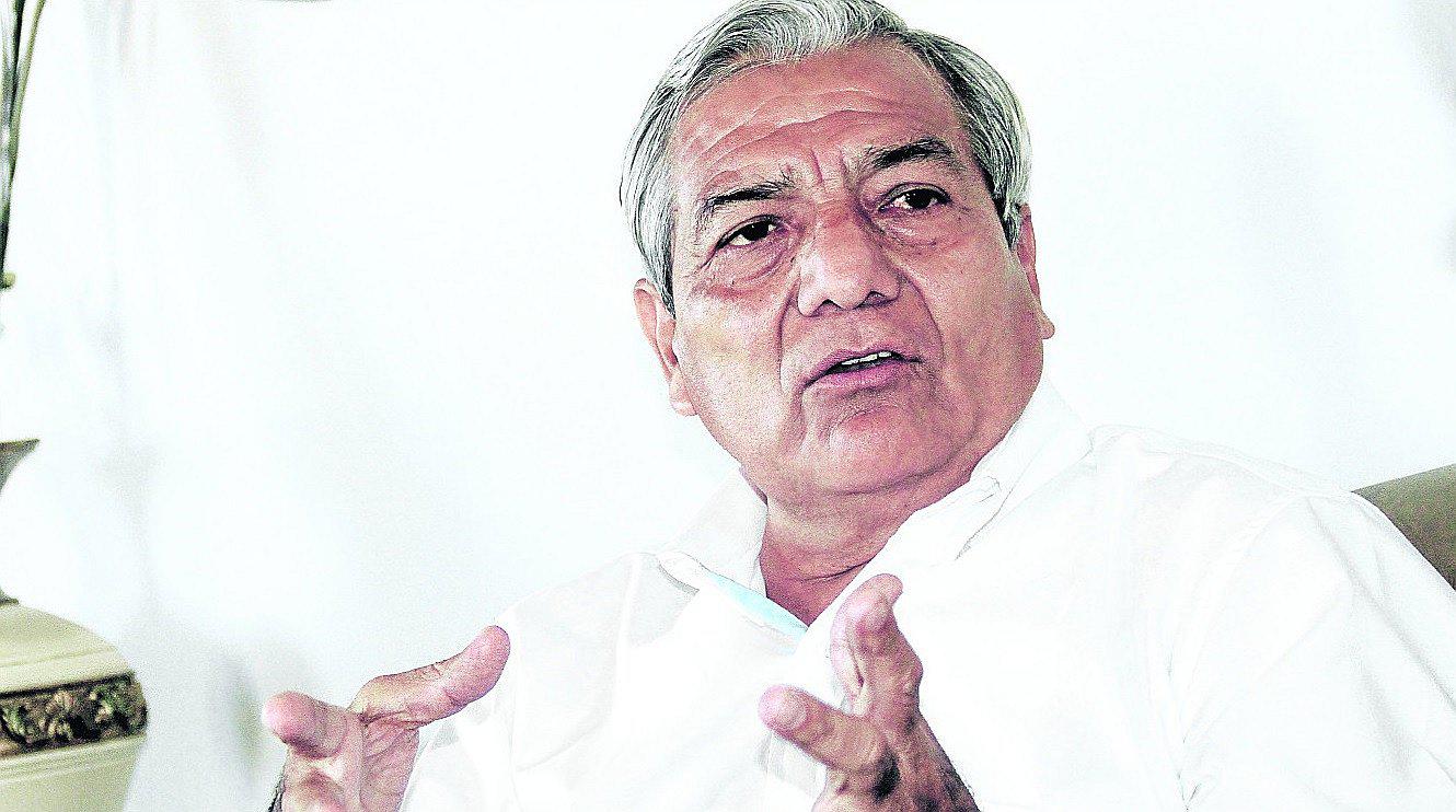 Elidio advierte que podría resolver el contrato con Graña y Montero