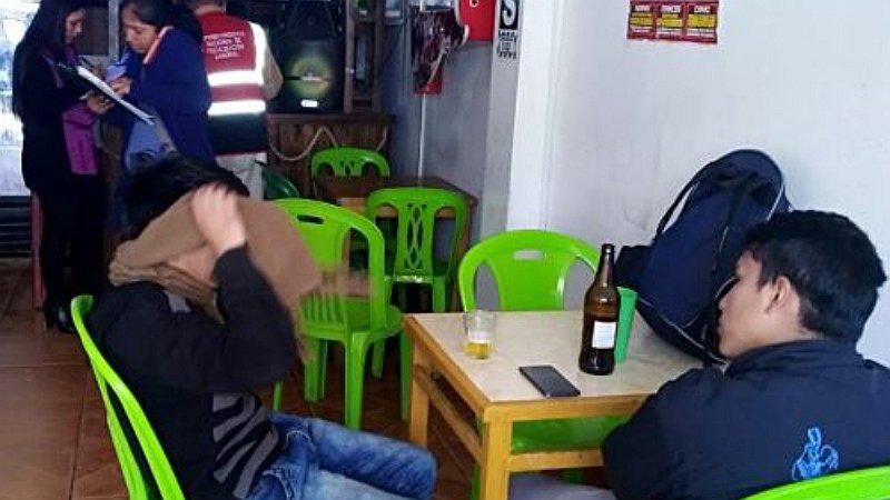 Puno reduce horario de atención de bares y discotecas