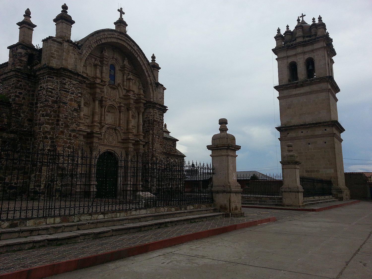 Lampa espera turistas en feriado de Todos los Santos
