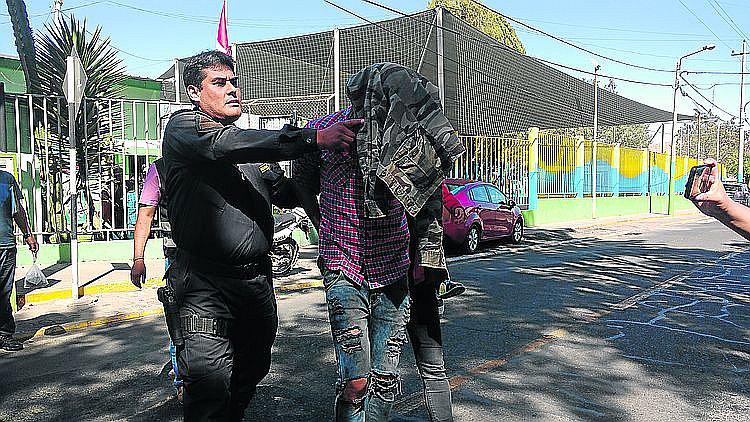 Madre quiso darle una lección a su hijo por agredirla, pero ahora pide que lo liberen