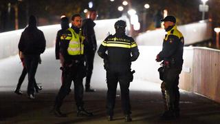 Pareja fue arrestada por la policía de Países Bajos tras escapar de hotel confinado por COVID-19