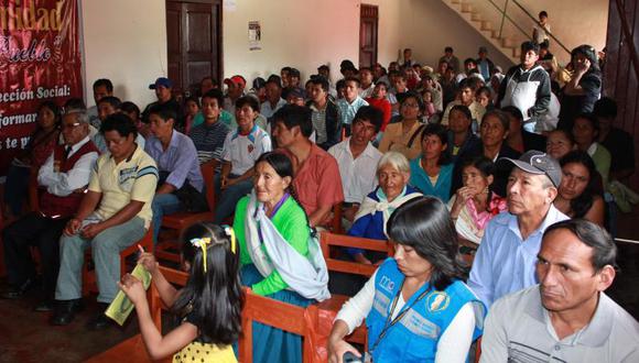 Jueces se reúnen con pobladores de la localidad de Acomayo