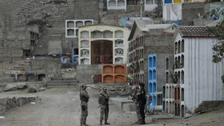 Día de Todos los Santos: permanece resguardo policial en puertas de cementerios (FOTOS)