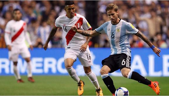 ​Argentina vs Perú: mira la durísima entrada de Luca Biglia contra Sergio Peña (VIDEO)