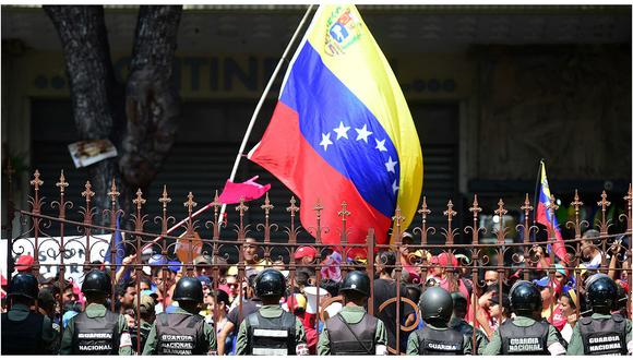 La mitad de venezolanos está insatisfecha por diálogo entre gobierno y oposición