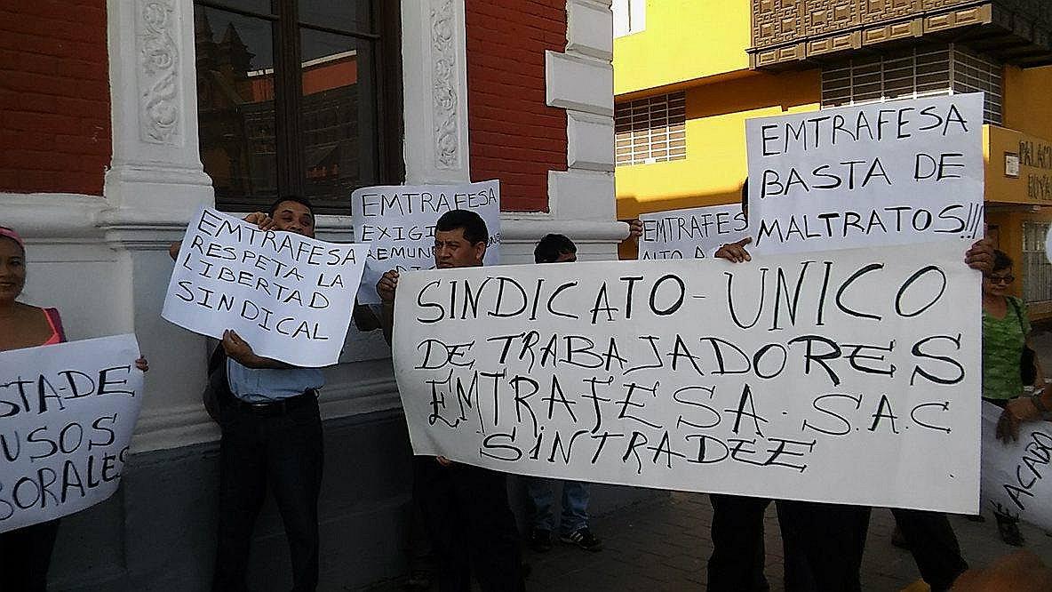 La Libertad: Trabajadores de Emtrafesa protestan por despidos