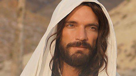 Julián Gil luce impactante en nuevas fotos del rodaje de Jesús de Nazareth