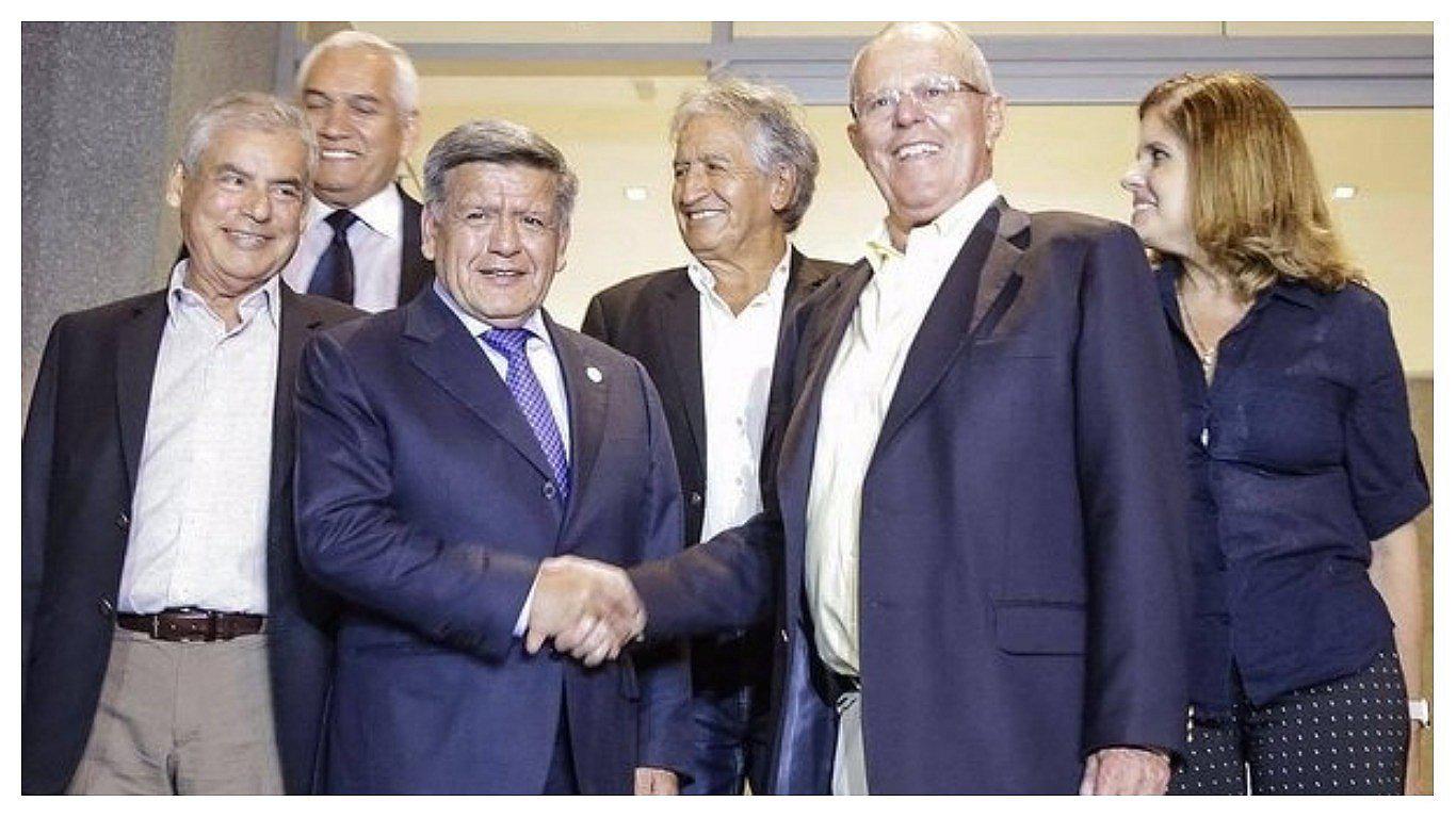 Semanario  Hildebrandt en sus Trece afirma que César Acuña negocia votos para salvar a PPK de vacancia 