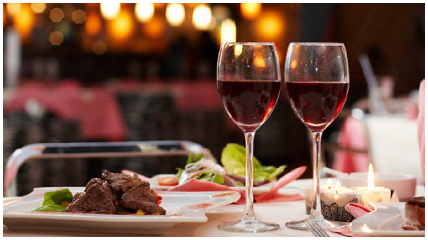 Cenar temprano reduce el riesgo de cáncer de mama y próstata, según un estudio