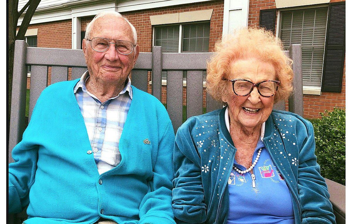 Mujer de 103 años se casa con su novio de 100 después de salir por un año