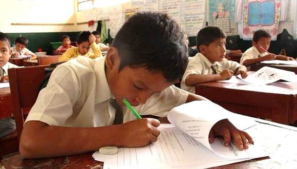 Perú espera que al año 2021 el 55% de estudiantes entiendan lo que leen