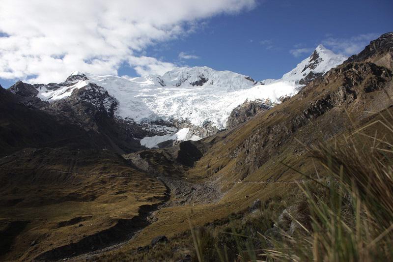 Huaraz: Tres montañistas extranjeros mueren y una sobrevive tras escalar nevado de Tocllaraju 