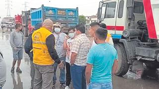 Lambayeque: Transportistas acatan paro por combustibles y bloquean Vía de Evitamiento 