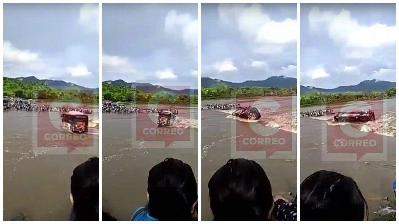 Un bus lleno de pasajeros es arrastrado por la quebrada Río Seco de Piura (VIDEO)