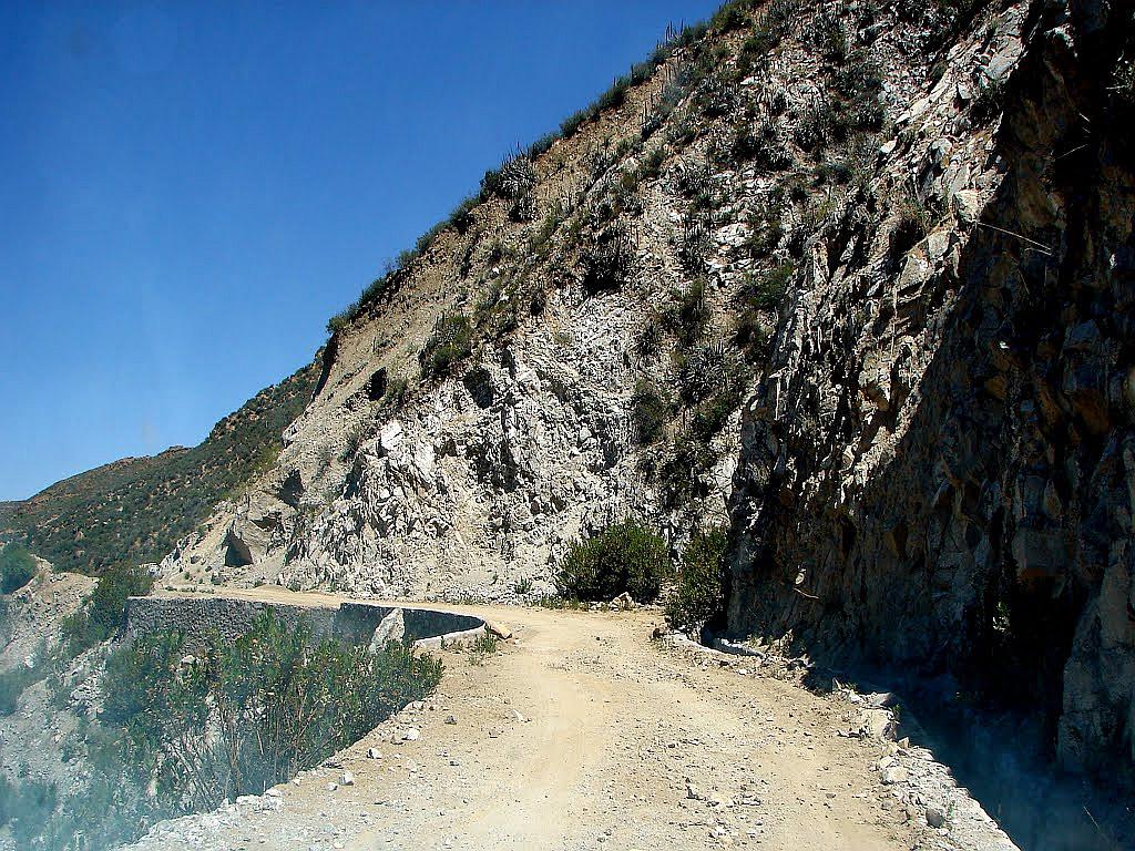 Acceso a baños termales de Putina son un peligro