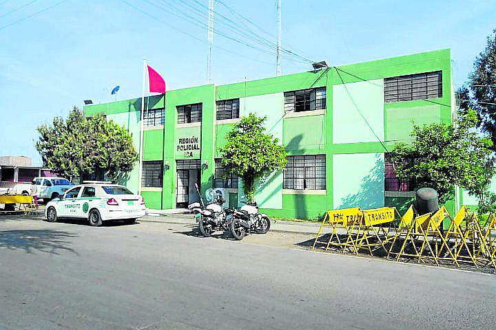 Detienen a policía por compartir 25 videos de pornografía infantil