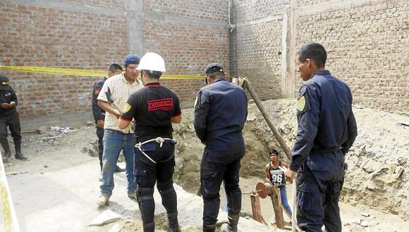 Obrero muere tras derrumbe en excavación de pozo ilegal