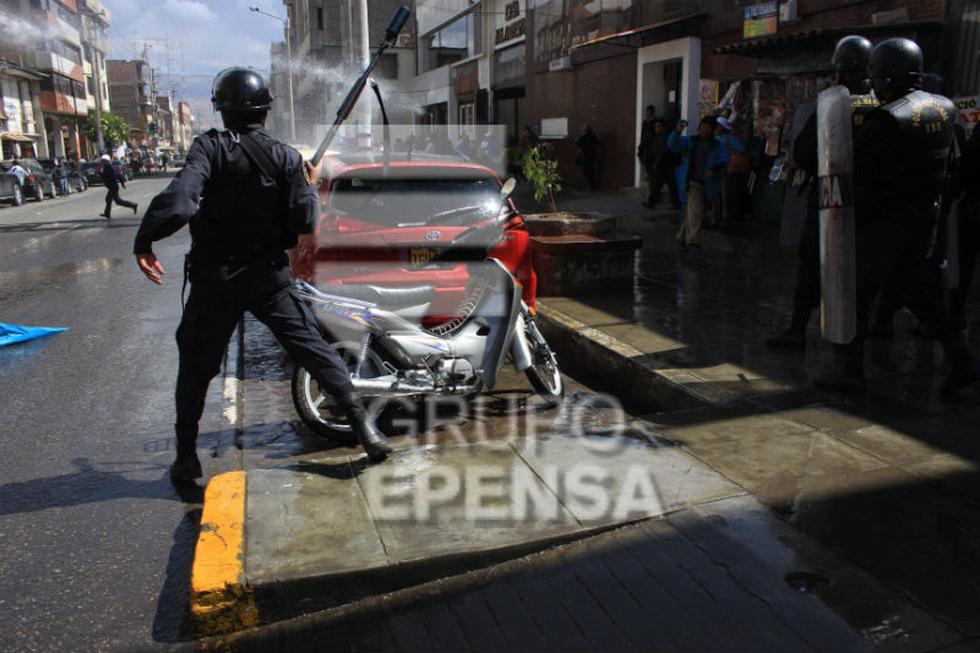 Violencia en protesta contra ley Servir: PNP usa "pinochito" para repeler a protestantes 