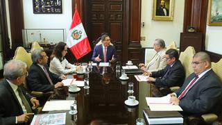 Martín Vizcarra y miembros de la Comisión de Reforma del Sistema de Justicia se reunieron esta mañana