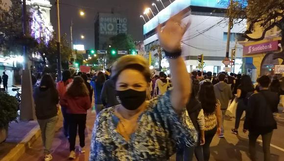 En el cuarto día de movilizaciones, la ex titular del Ministerio de la Mujer y Poblaciones Vulnerables (MIMP) se sumó a la marcha nacional. (Twitter)
