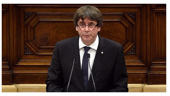 Puigdemont declaró independencia de Cataluña pero pide dejarla en suspenso