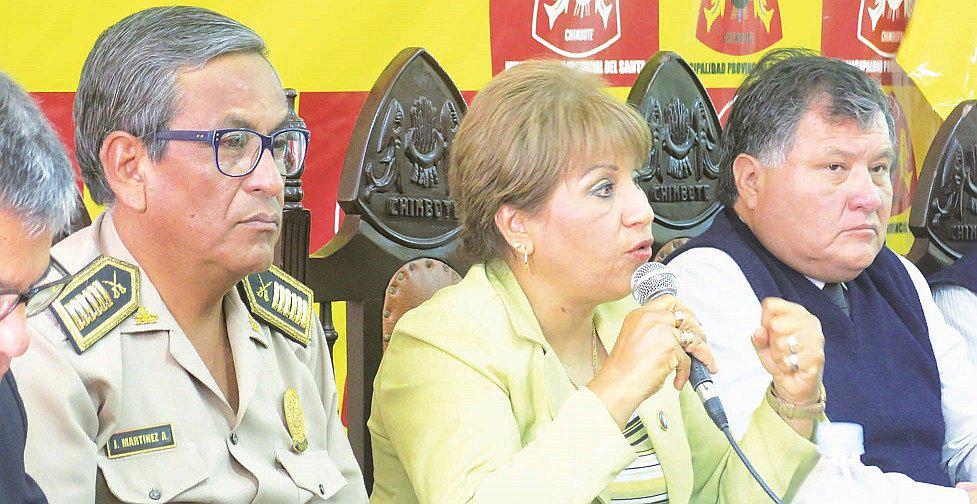 Victoria Espinoza: “No vamos a trabajar a amenazas”