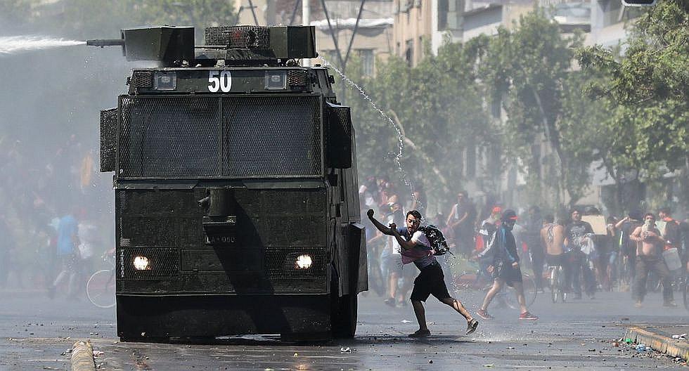 ​Chile: Conflicto entre el Gobierno y los ciudadanos agudiza caos social y deja once muertos (VIDEO)